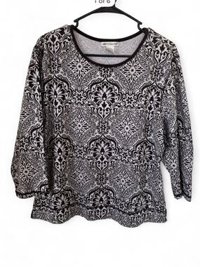 Rebecca Malone Black & White Printed Scoop Neck Women’s Top